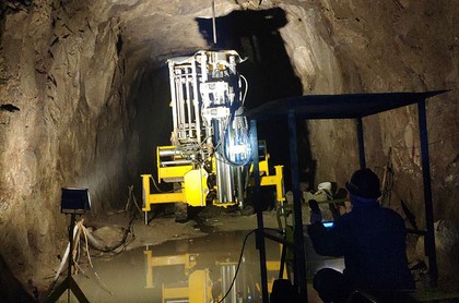 Hydraulic Drilling Jumbo with Automatic Rod Changer, HT71